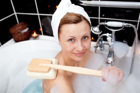Premium Photo Smiling Caucasian Woman Taking In A Bubble Bath