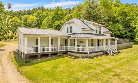 NC Mountain Mini Farm Lansing