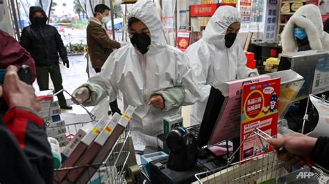 Medical experts absolutely recommend wearing a surgical mask, especially if you are going to be in a crowded space, using public transport or visiting. Wuhan virus death toll jumps to 106, more than 4,000 cases ...