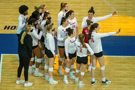 Wisconsin Badgers Lose To Texas In Ncaa Womens Volleyball Final Four