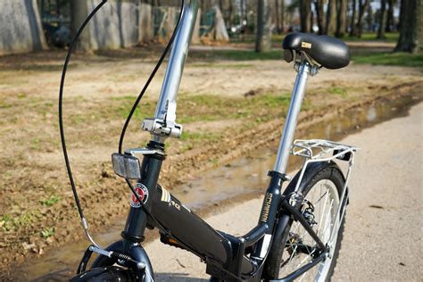 Up until recently, i've been riding the same bike i got for my 10th birthday. Schwinn Hinge Folding Bike Review - Should you Buy the ...