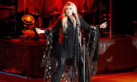 Watch Stevie Nicks Career Spanning Live In Chicago Set I Like Your Old Stuff Iconic Music