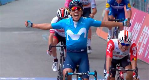En la vida, en el deporte, en las carreras, siempre hace falta un poco de suerte y después, una vez ésta te sonríe, hay que saber agarrar el toro por los cuernos y jugársela, tal como ha hecho richard carapaz en los metros finales de la cuarta etapa del giro de italia, de 235 kilómetros. Richard Carapaz se quedó con la cuarta etapa del Giro de ...