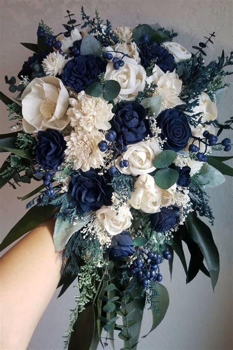 Bouquets For A Navy Themed Wedding Navy Sunflower Bouquet Navy Blue