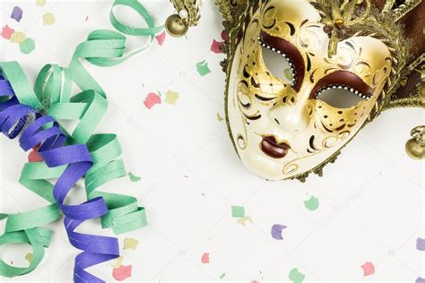 Carnival Venetian Mask Confetti And Streamers — Stock Photo © Ajcabeza