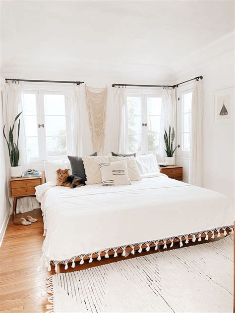 26 Ways To Decorate With White In The Bedroom