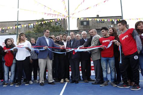 Talking sports, cards and smack. ESPN dedicates sports court in Argentina - ESPN Front Row