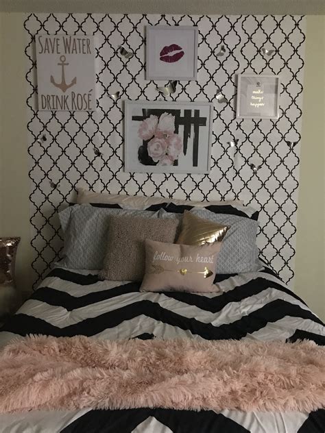 Black and gold themed bedroom. Black, White, and Rose Gold Bedroom | Room decor bedroom ...