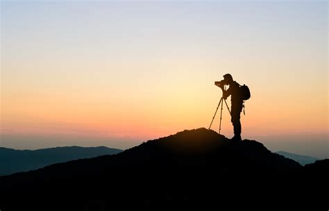 RAW vs JPEG: What’s the Right Format for Your Photos?