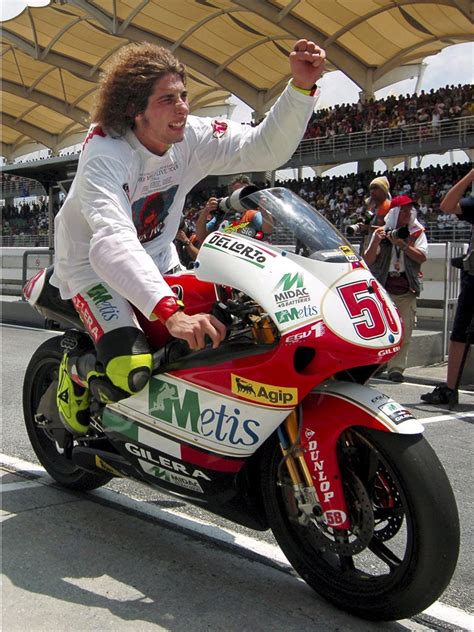 Marco simoncelli crash marco simoncelli motogp crash footage 23/10/2011. Motorcycling: Simoncelli dies after crash on another ...
