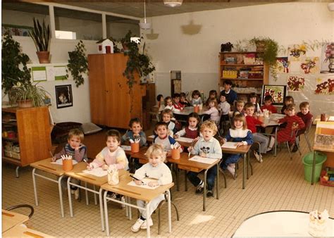 Photo de classe Moyenne section de 1985 école Primaire Copains d avant