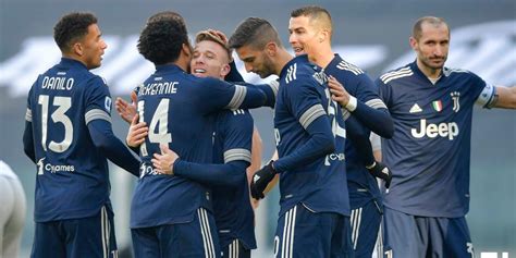 Juventus secure their place in next season's champions league with a final day victory over juventus, italian champions for the past nine years, faced the prospect of a first season without. Juventus vs Bologna: crónica, resultado y goles, Juan ...