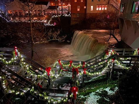 Christmas In Chagrin Falls Is Hallmark Worthy