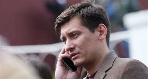 Оппозиционный политик, бывший депутат госдумы дмитрий гудков заявил членам общественной наблюдательной комиссии (онк) о своей непричастности к уголовному делу, в. Дмитрий Гудков: биография, личная жизнь, семья, карьера