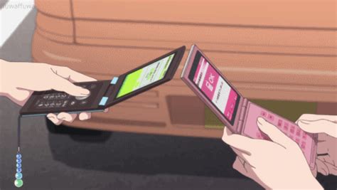 Why Do Anime Characters Still Use Flip Phones Nostalgia Aesthetic