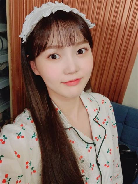 200525 oh my girl twitter update hyojung kpopping