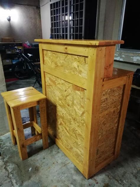 2.2 ide dekorasi diy ruang tamu: Dekorasi perabot kayu pallet tak kurang cantiknya