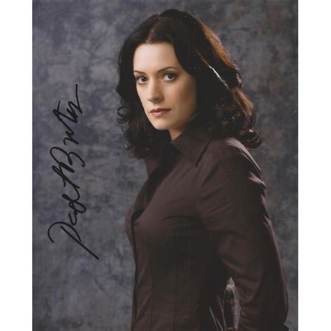 Thank you for helping build the largest language community on the. Autographe Paget BREWSTER (Photo dédicacée)