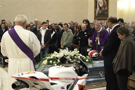 Marco Simoncellis Funeral Draws Thousands Of Motogp Fans Photos