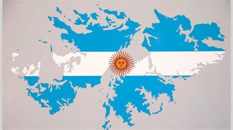 Las islas malvinas son un archipiélago de américa del sur, situado en el mar argentino que es un mar epicontinental del océano atlántico sur adyacente a dicho país, a unos 500 km de la costa. Malestar con un concurso británico para que universitarios ...