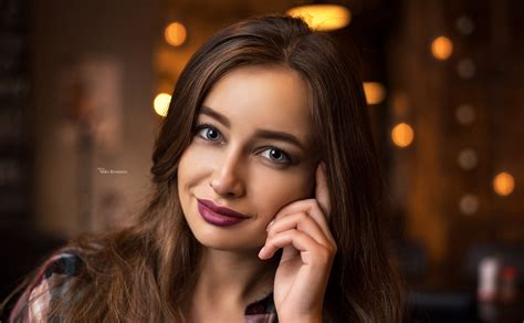 wallpaper wanita tersenyum maksim romanov menghadapi potret 2560x1581 motta123 1190015