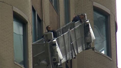 2 Workers Rescued From Slanted Scaffolding On 16th Floor Of Building In Lower Manhattan Abc7