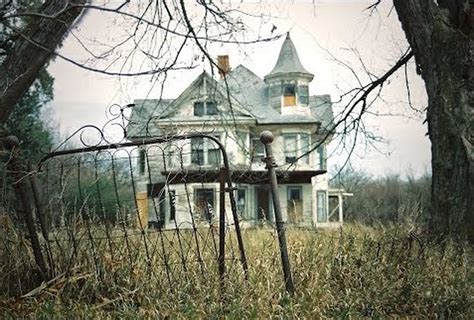 Amazing Video Of Preserved Abandoned Mansion