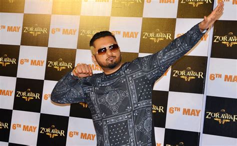Yo Yo Honey Singh Made New Years Night Special For Fans In Dubai With A Remarkable Performance