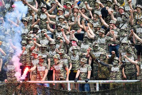 Kaiserslauter hooligans gegen dynamo dresden hools 100 offiziell aufnahmen vor und nach dem fight. Karlsruher - Dynamo Drezno 14.05.2017 — Stadionowi Oprawcy