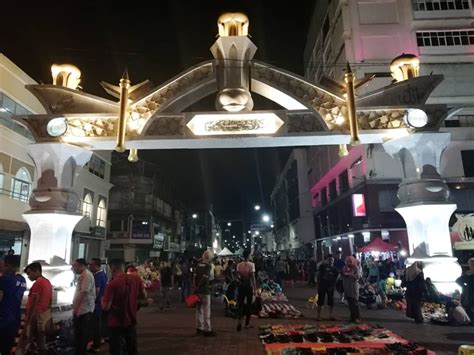 Imsak 05:48 am, subuh 05:58 am, zohor 01:22 pm, asar 04:47 pm, magrib 07:31 pm, isyak 08:45 pm Pasar Karat Hidupkan Malam di Kota Bharu | Malaysia Aktif