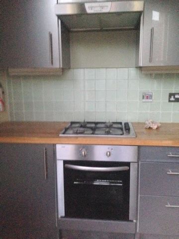 Do you need the worktop to be heat resistant, so wooden worktops need to have water and stains cleaned immediately to avoid damage. Used Grey Gloss Kitchen, Wood Worktops and Appliances