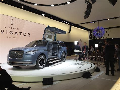 Features In The Lincoln Navigator Concept From New York Auto Show