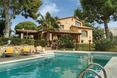 Im strandhaus können sie sich zu jeder jahreszeit wohlfühlen. Entdecke wunderschöne Ferienhäuser in Spanien | Ferienhaus ...