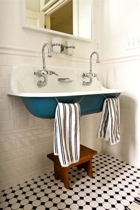 See more ideas about bathroom design, vintage bathroom, vintage bathroom sinks. Vintage bathroom sink | Bathroom Stuff | Pinterest