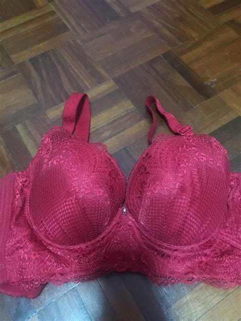 Used Bra Women S Fashion New Undergarments Loungewear On Carousell