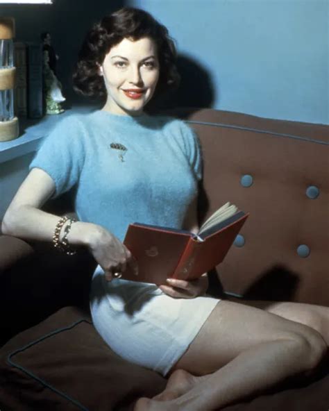 Ava Gardner 8x10 Photo Leggy Barefoot Reading Book 675 Picclick