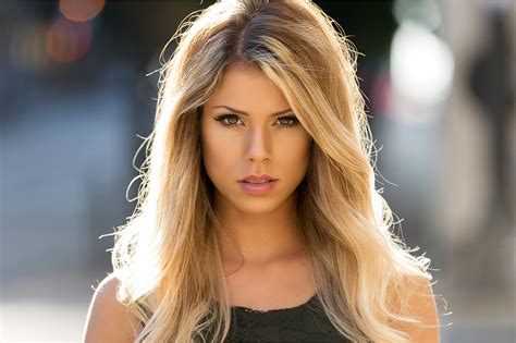 The Psychology of a Great Headshot: What Facial Expressions Convey