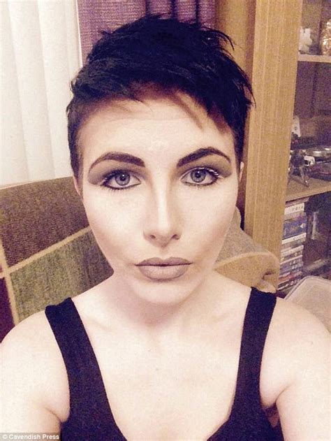 Bi Gender Teenager Lives Life As A Man And A Woman Daily Mail Online