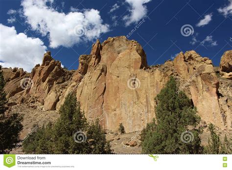 Scenic Mountain View Stock Image Image Of Oregon Lawa 76969603