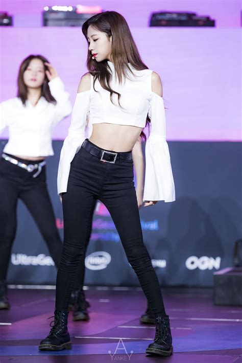 Yeoreum Wjsn Cosmic Girls Stage Outfits Sohee Wonder