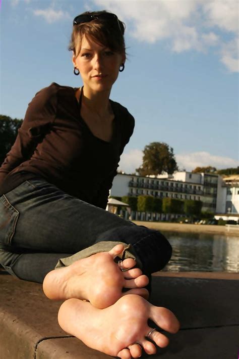 Pin On Female Feet Frauenfüße