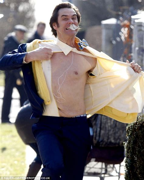 Jim Carrey Strips His Shirt Off On 30 Rock Daily Mail Online