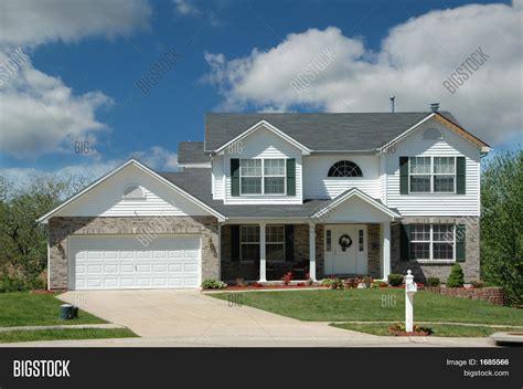 Modern Middle Class American Home Image And Photo Bigstock