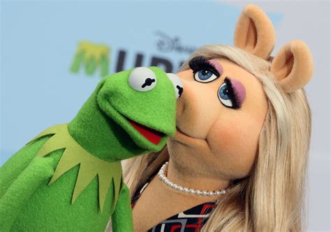 Meet Denise Kermit The Frogs New Girlfriend