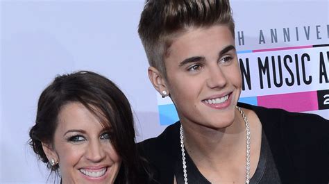 Justin Bieber Naked The Singer Strips Down For His Grandma In Viral