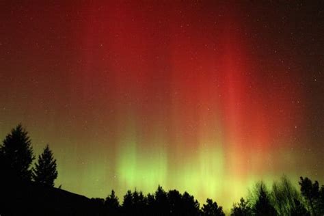 Across The Universe Green And Red Auroras Light Up St Patricks Day Dawn