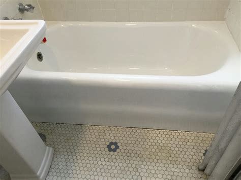 Thank you for taking the time to explore our bathtub refinishing chicago page. Gallery of Our Realizations | Bathtub Refinishing in Chicago