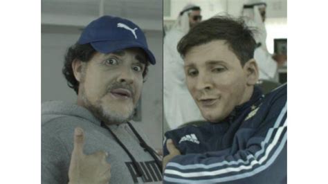 maradona le enseña a messi a cantar el himno