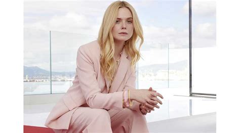 elle fanning is unrecognisable in photos for her first ‘girl from plainville character