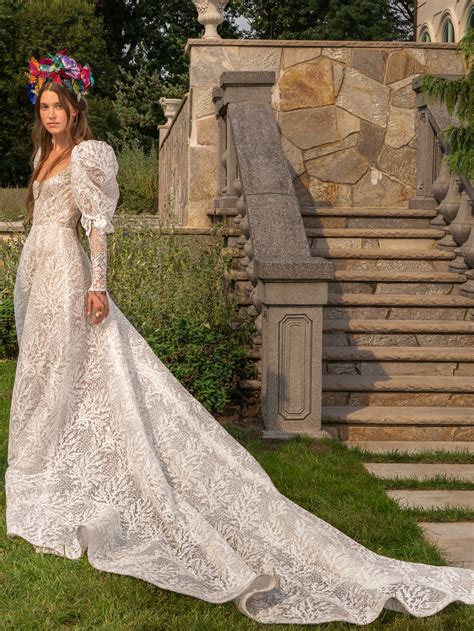 Best Wedding Dresses From Fall 2022 Bridal Fashion Week Martha Stewart